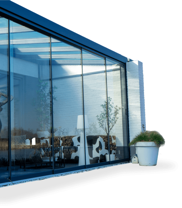 Glazen schuifwanden in overkapping