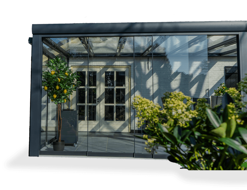 Glazen schuifwanden in overkapping vooraanzicht