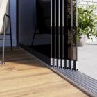 Glazen schuifwanden 7 rails privacy glas zwart